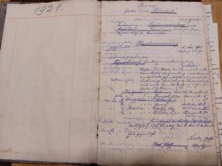 2023-03/Foto Gründungsbuch